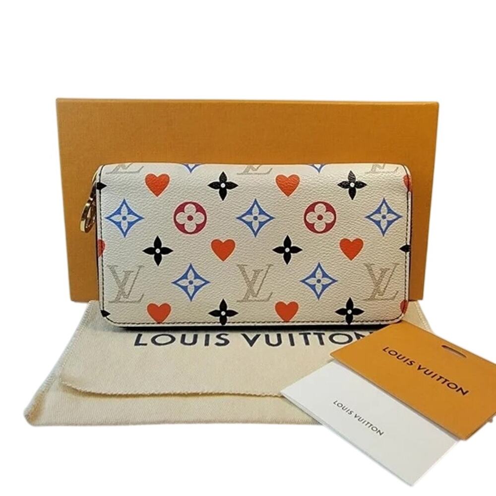 Louis Vuitton Limited Edition Game On Collection White Zippy Wallet 2021